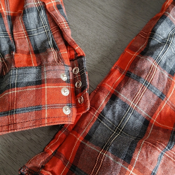 Wrangler Retro Fit Men's Red and Gray Plaid Shirt NWOT size L - Picture 3 of 5